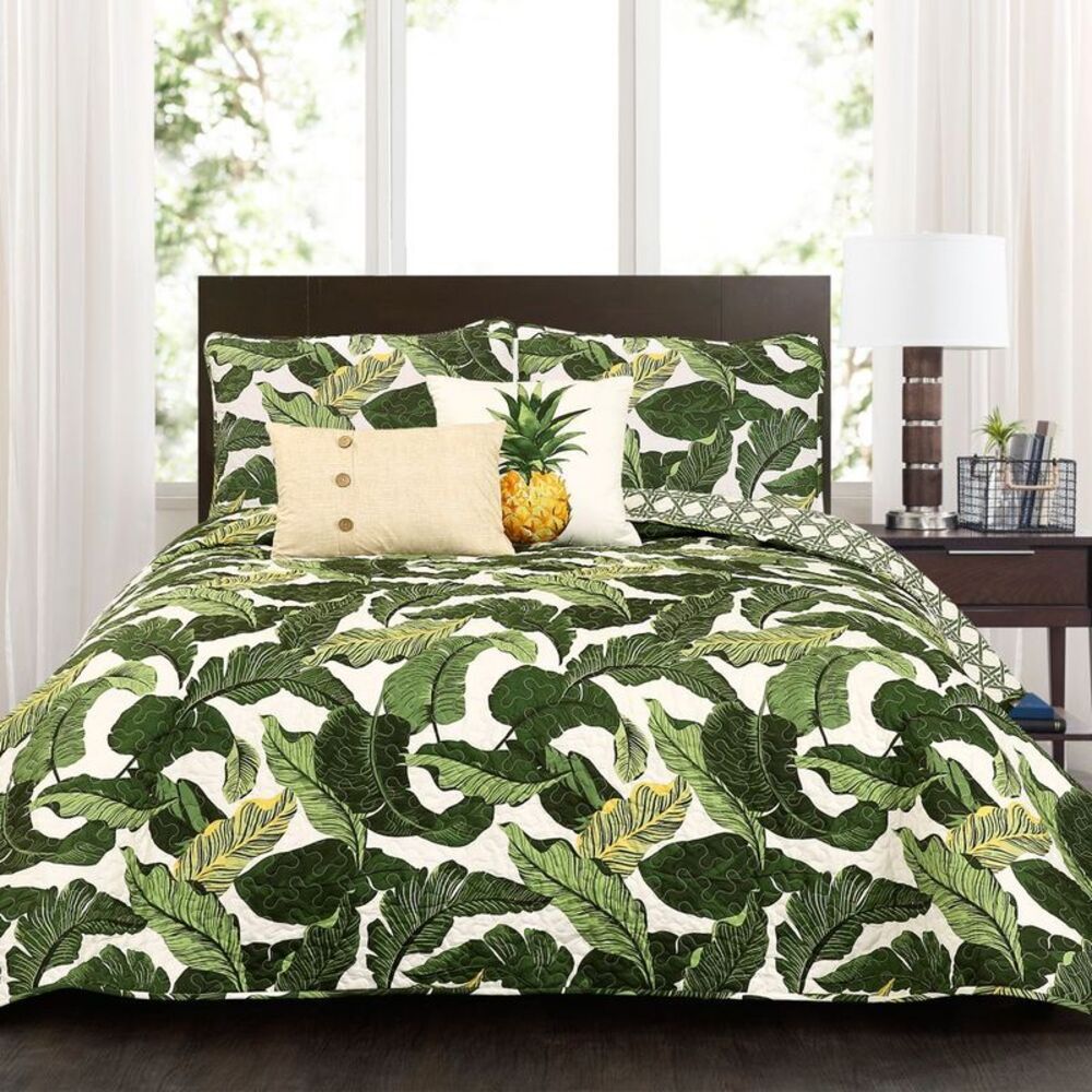 Full/Queen Banana Leaf Tropical Paradise Quilt Bedspread